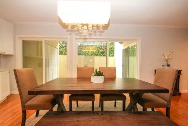 Dining area - 423 S Rexford Dr