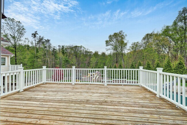 Building Photo - 809 Highland Lake Rd