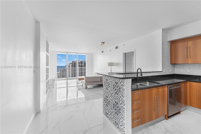 Building Photo - 325 S Biscayne Blvd