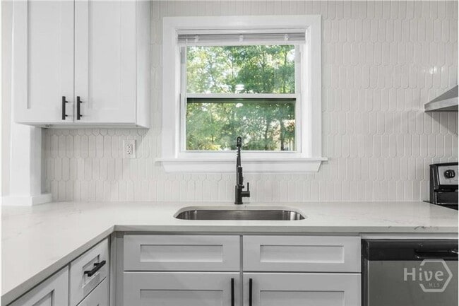 Building Photo - 2157 California Ave