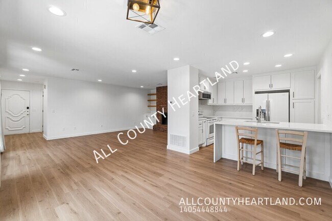 Building Photo - 9009 N May Ave