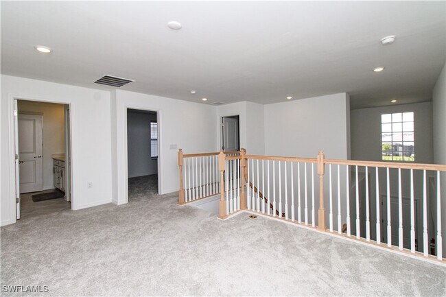 Building Photo - 2213 Avocado Ln