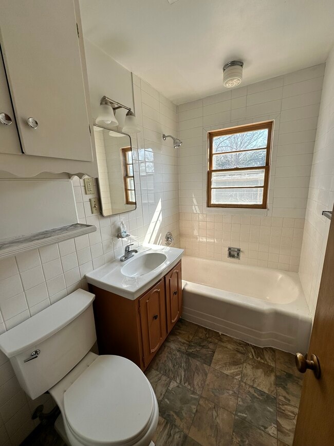 Building Photo - 106 George St