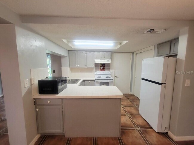 Building Photo - 3702 Sail Dr