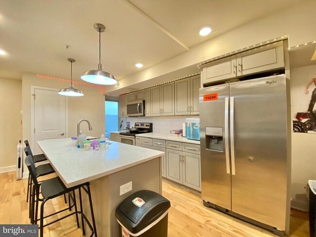 Building Photo - 1950 N Gratz St