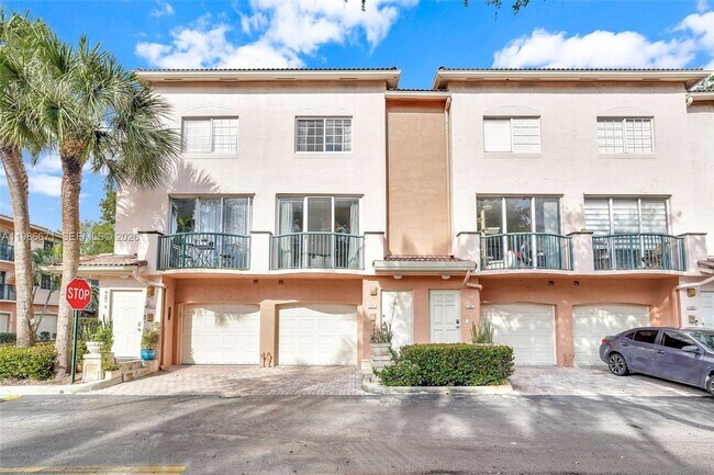 Building Photo - 2107 SE 10th Ave