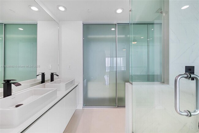 Building Photo - 1040 Biscayne Blvd