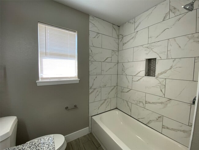 Building Photo - 231 Acker St