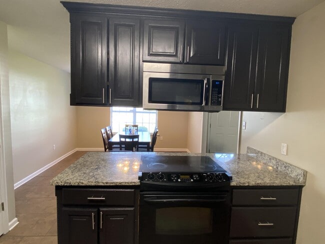 Building Photo - 4070 Forrest Run Cir