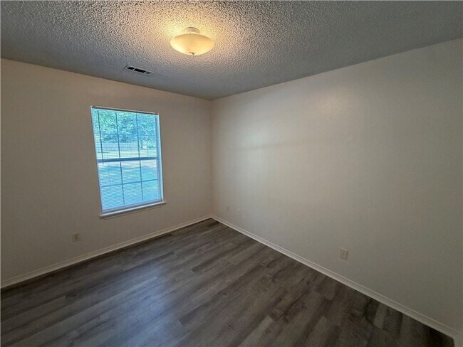 Building Photo - 1272 Tradition Ave