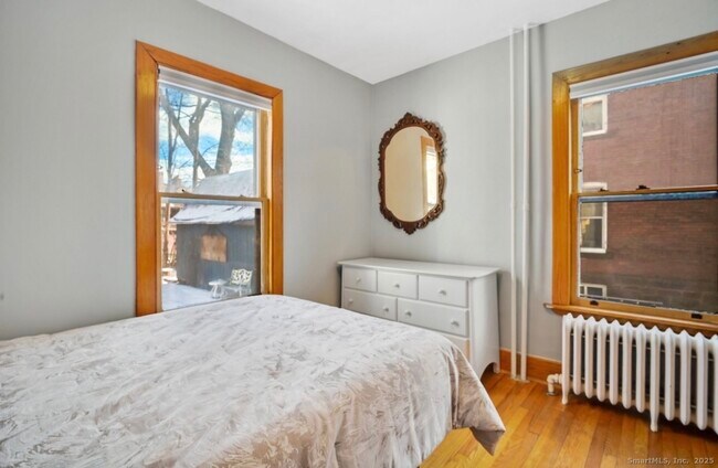 Building Photo - 52 Sherman St