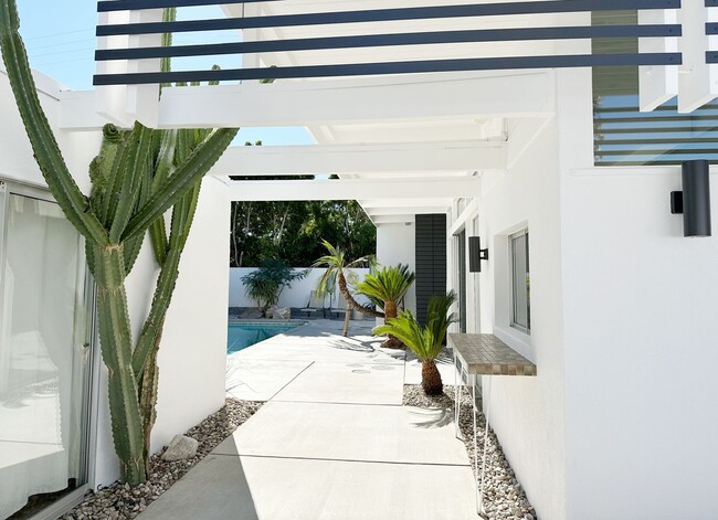 Building Photo - Stunning Midcentury Retreat in Twin Palms ...