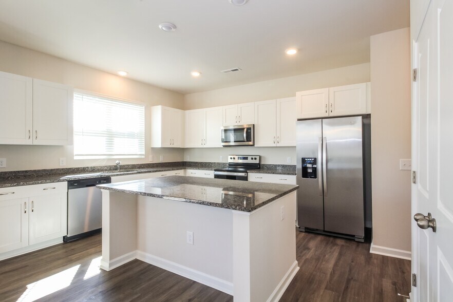 Building Photo - 1532 Corbett St