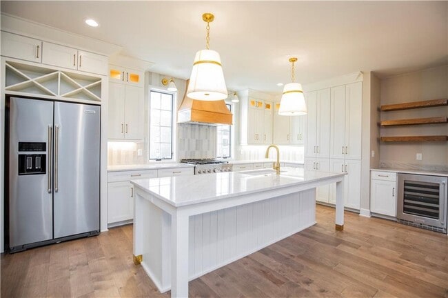 Building Photo - 4111 S Champions Dr