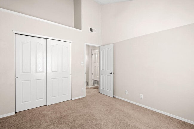 Building Photo - 5432 Santiago Roque Dr