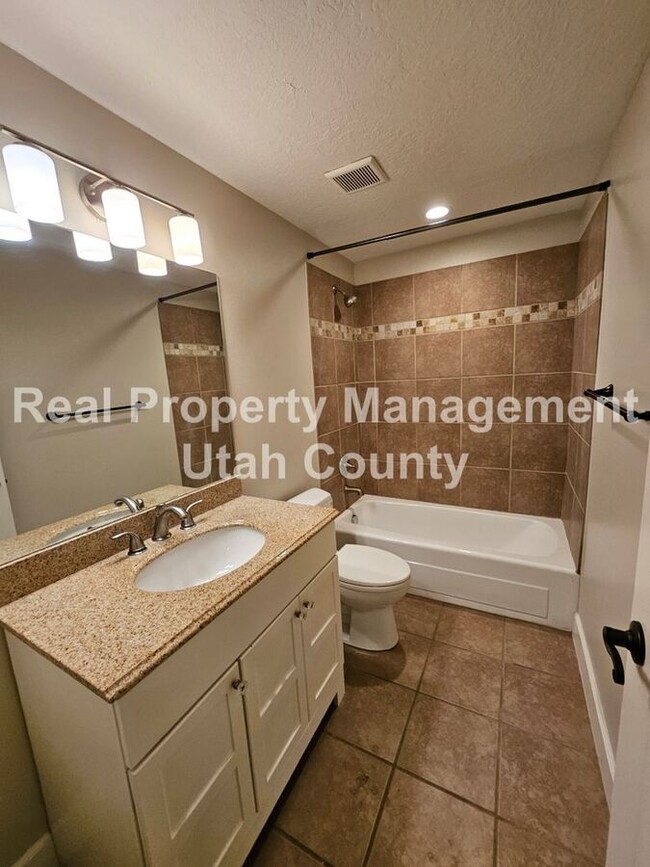 Building Photo - 950 N 940 W