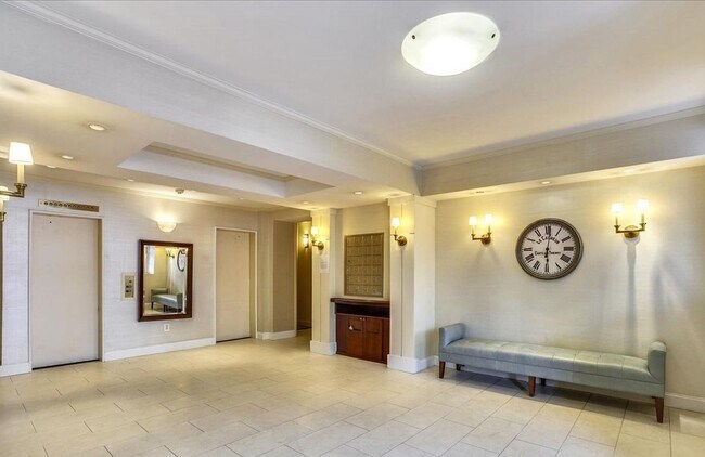 Building Photo - Château Living in this Dupont Circle Delightful Studio- Blocks from the Metro!