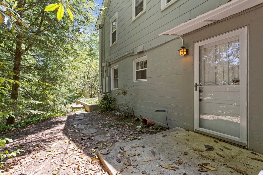 Building Photo - 214 Waddell Rd