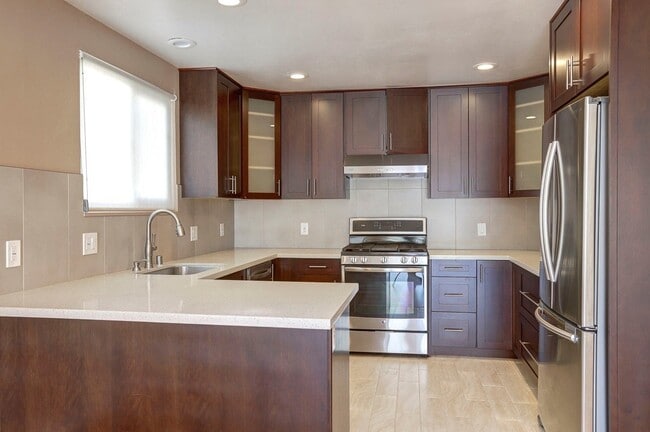 Building Photo - Updated & super clean 3 Bed/ 2 Bath Daly City home. YouTube Tour!