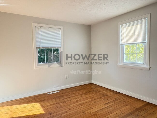 Building Photo - 4 Short Way