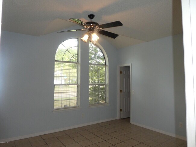 Building Photo - 8804 Ivymill Pl N