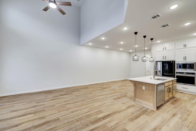 Building Photo - 16650 Texas Hill Country Rd