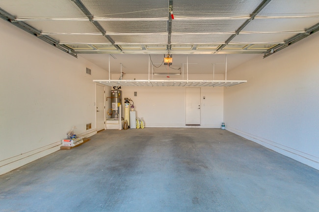 Building Photo - 1841 E Dubois Ave