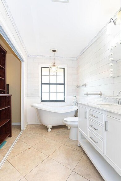 Building Photo - 169 Armadillo Way