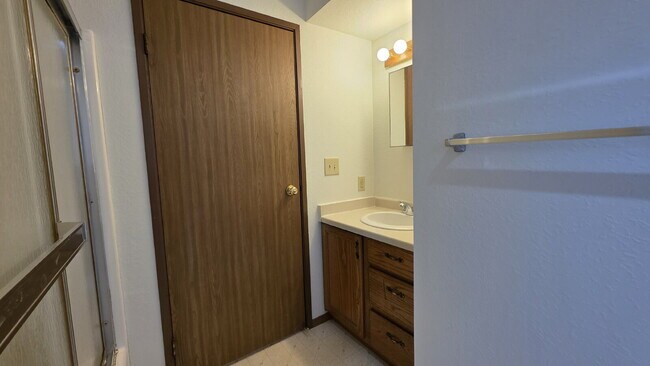Building Photo - "Cozy Upper Studio Apartment in the Heart of Kimberly!"