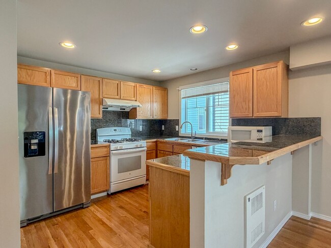 Building Photo - 3bd/2bth North Green Lake Townhome, $3,150/mo.