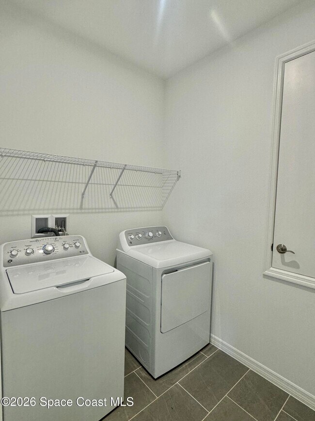 Building Photo - 3150 Viridian Cir