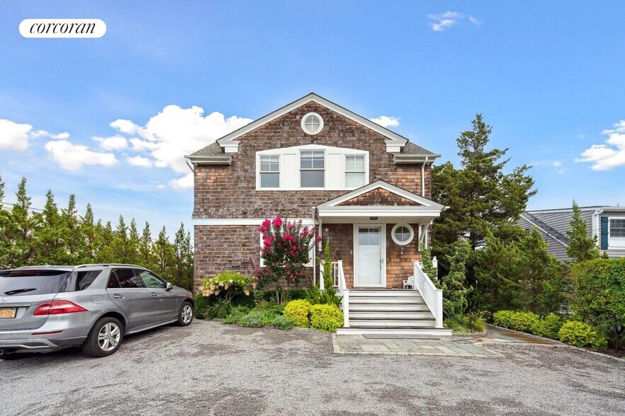 Building Photo - 34 E Beach Dr
