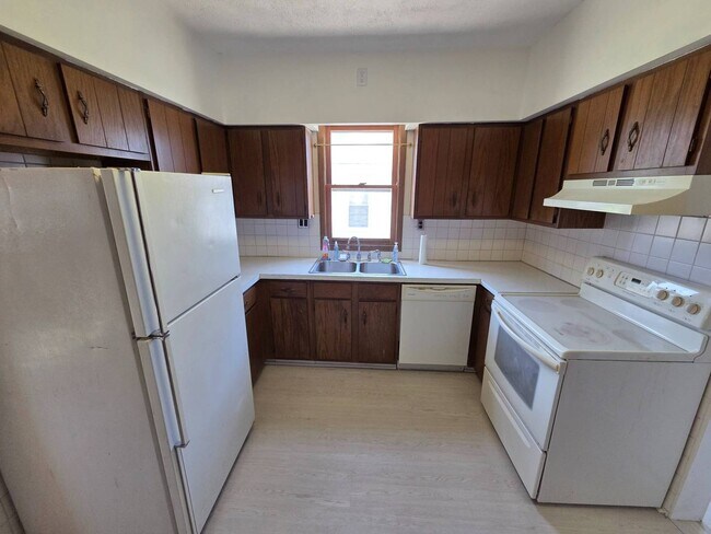 Building Photo - 3027 Fortune Ave