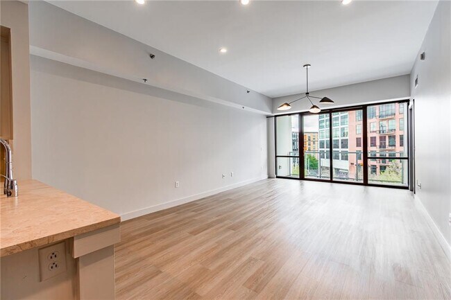 Building Photo - 1100 Howell Mill Rd NW