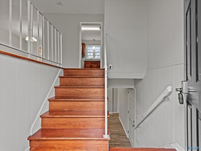 Building Photo - 3912 NW Neptune Dr