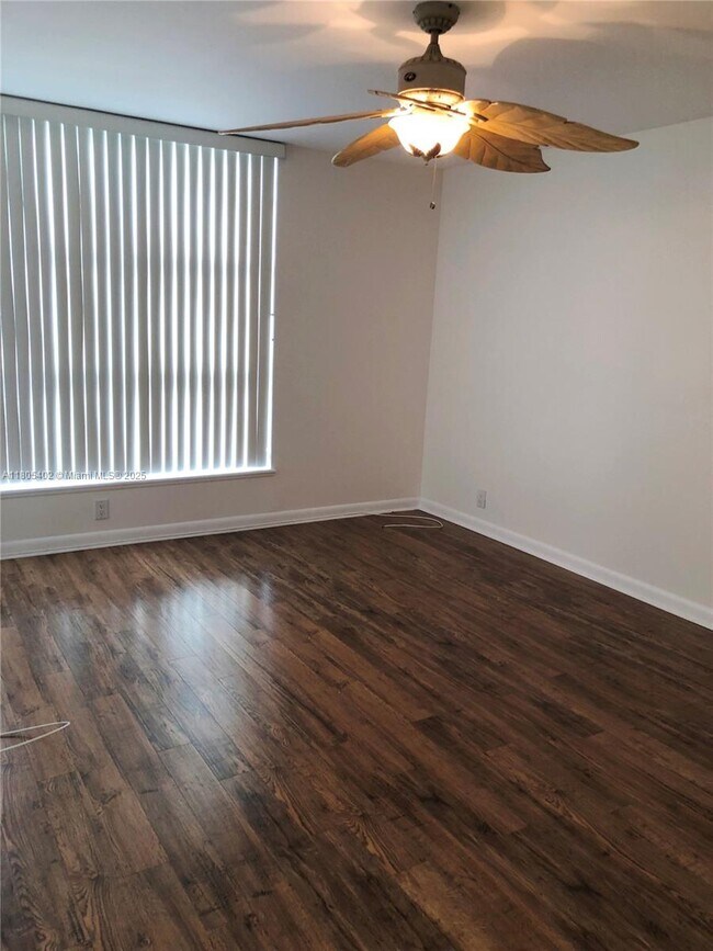 Building Photo - 3530 Mystic Pointe Dr
