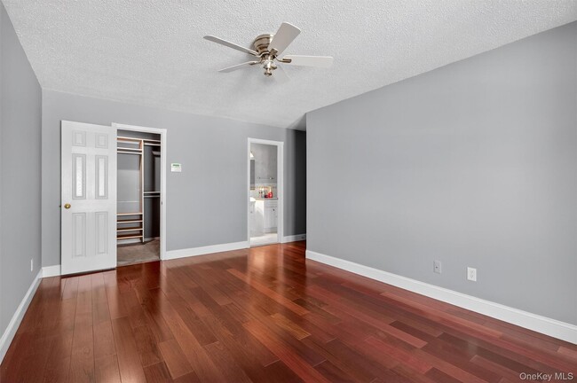 Building Photo - 3911 Whispering Hills Dr
