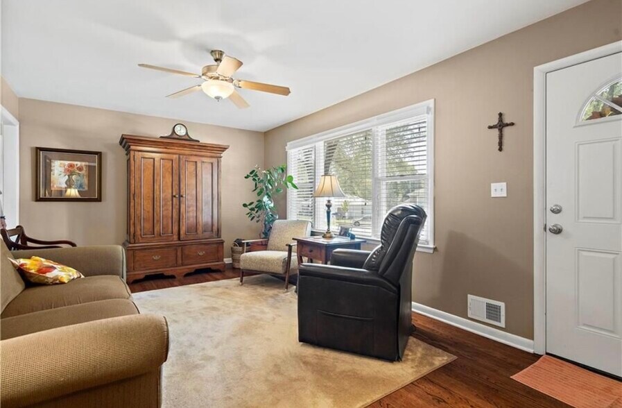 Building Photo - 8541 Riggs St