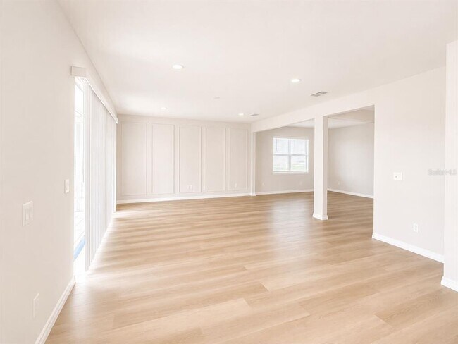 Building Photo - 5806 Fabry St