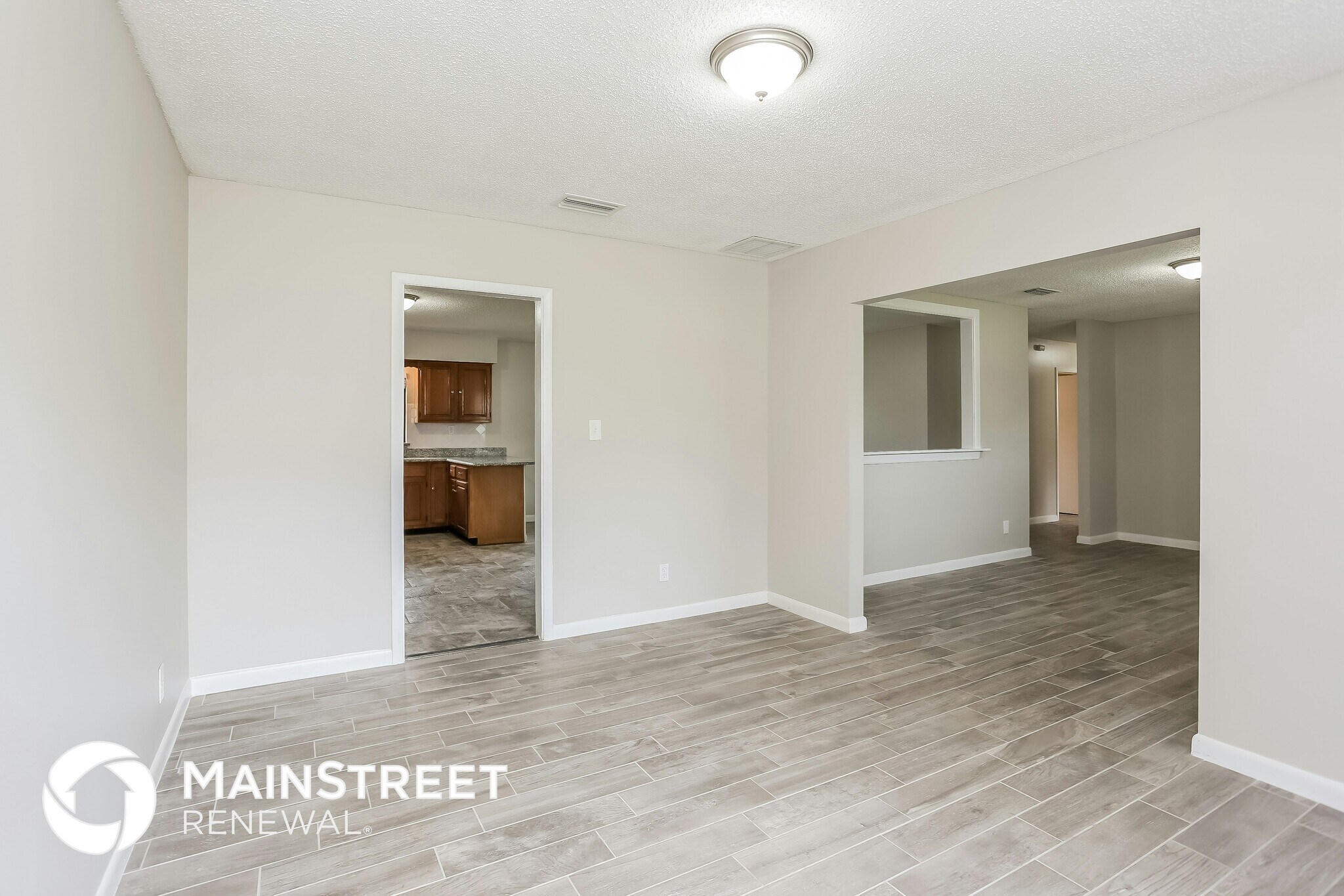 Building Photo - 6775 Rivercrest Dr