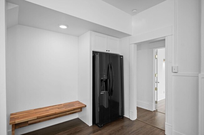 Building Photo - Charming 3 Bed 2 Bath Emerson Garfield Rem...
