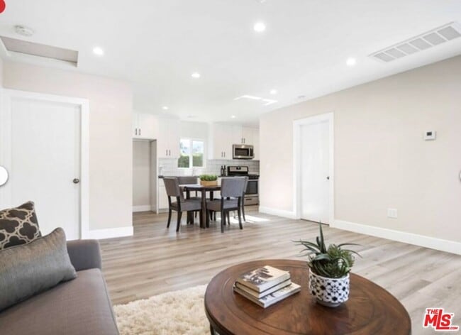 Building Photo - 6651 Aldea Ave