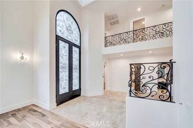 Building Photo - 4165 Elm View