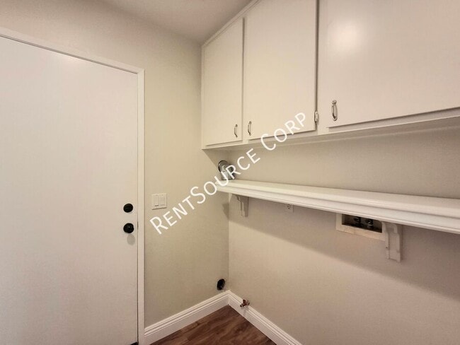 Building Photo - 22900 Cheyenne Dr