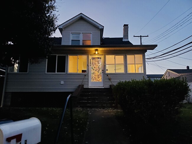 Primary Photo - 5504 Carville Ave