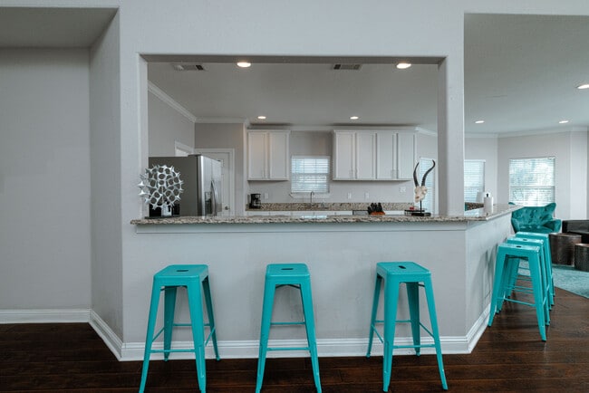 Building Photo - 3014 Falls Dr