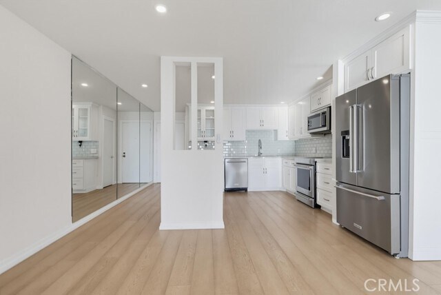 Building Photo - 3200 La Rotonda Dr