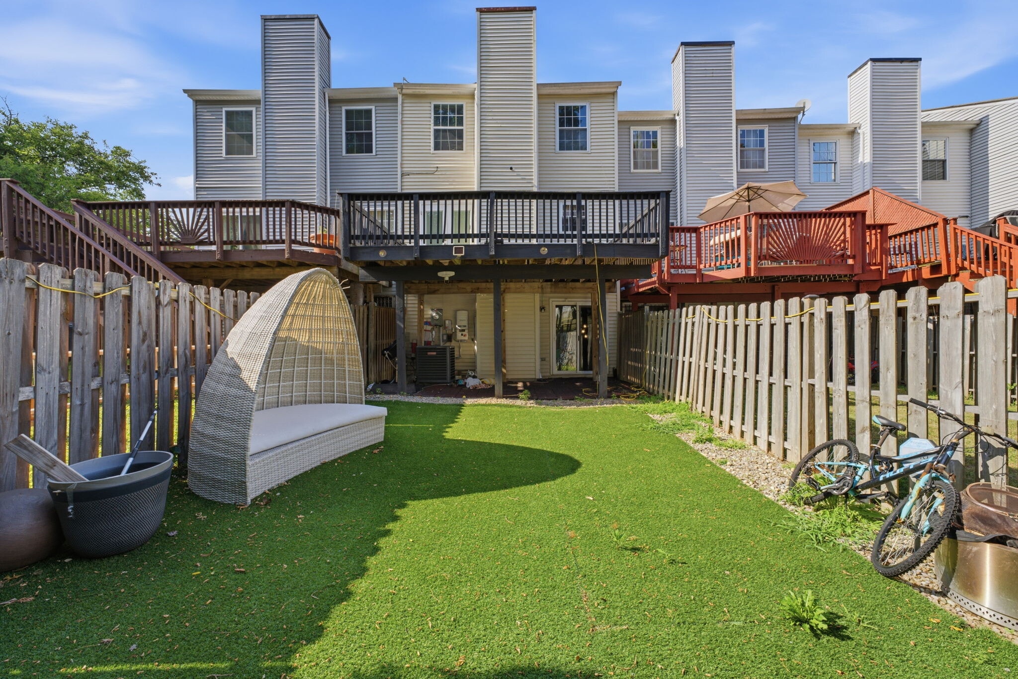 Building Photo - 10703 Campus Way S