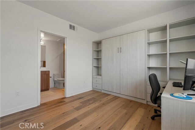 Building Photo - 1029 White Knoll Dr