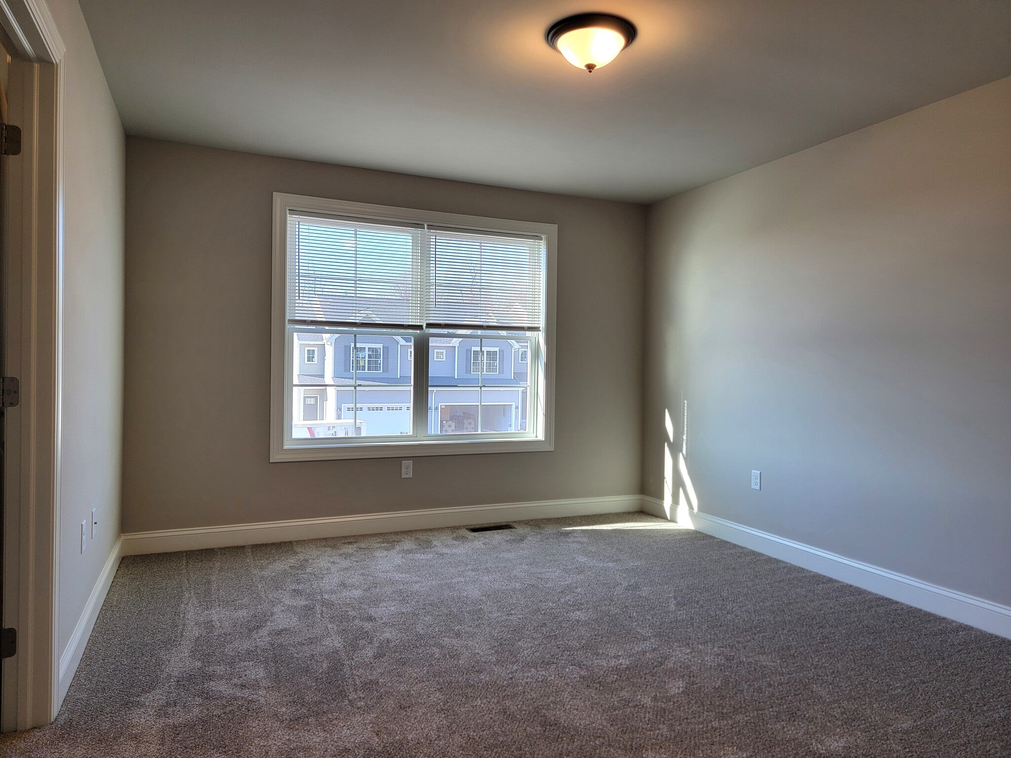 Building Photo - 227 Sage Blvd